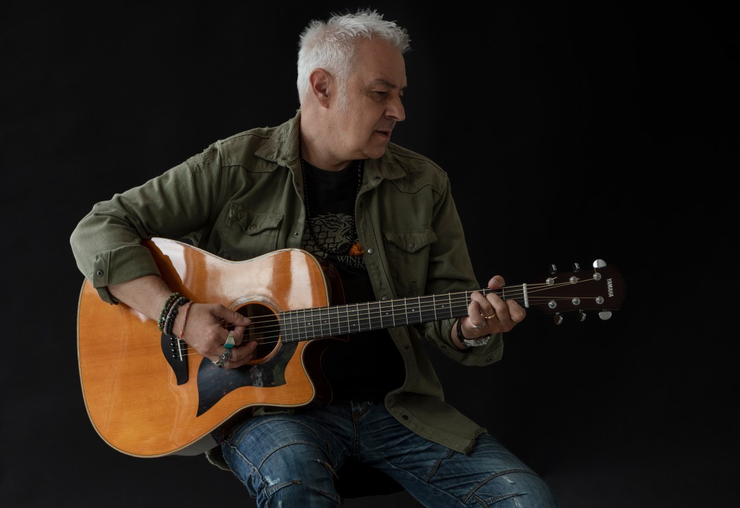 Davide Van De Sfroos Manoglia