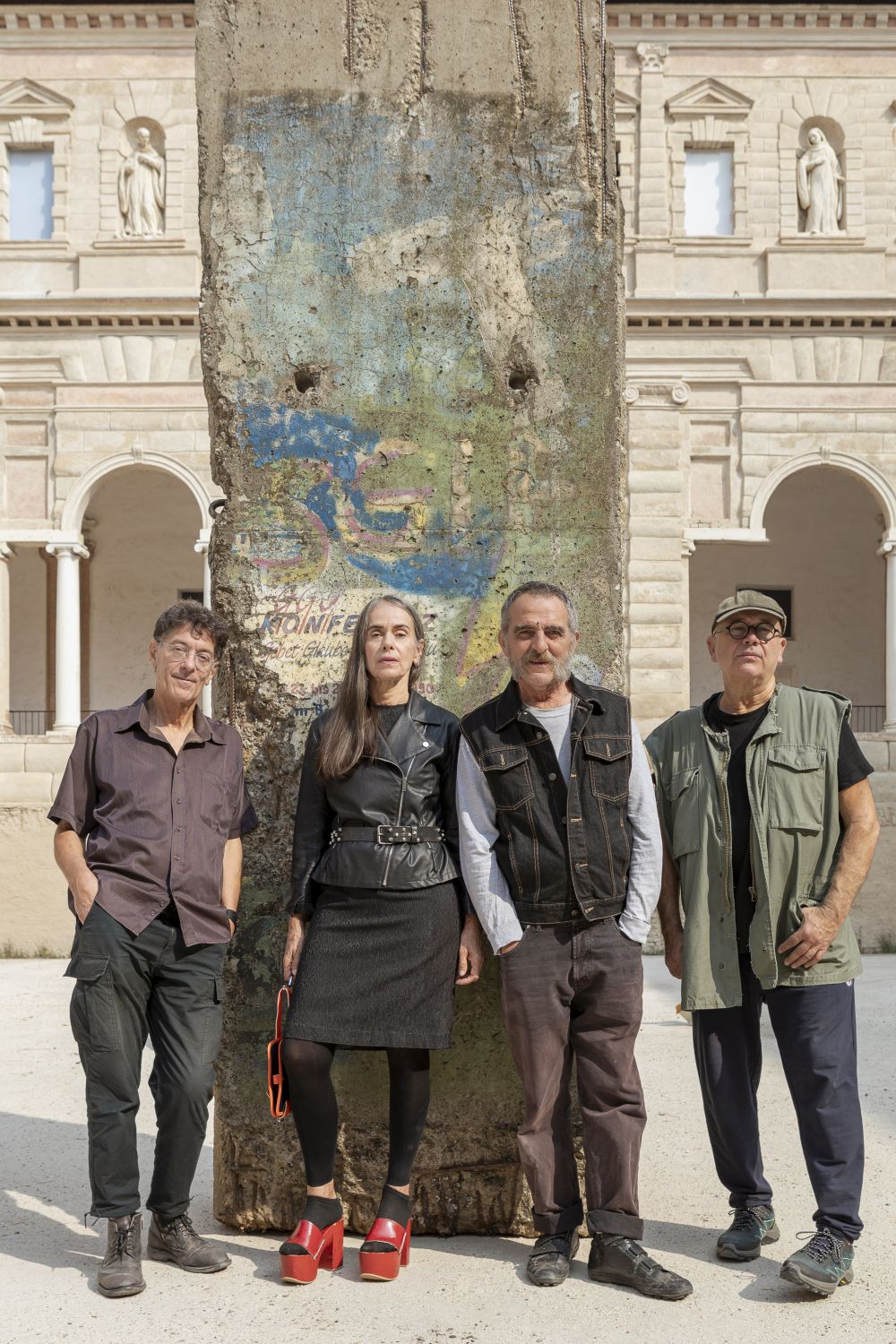 CCCP in DDDR: a grande richiesta raddoppia. Sold out domenica 25 febbraio 2024 all'Astra Kulturhaus di BERLINO, si aggiunge una nuova data lunedì 26 febbraio. Prevendite aperte da mercoledì 6 dicembre alle ore 10.00.