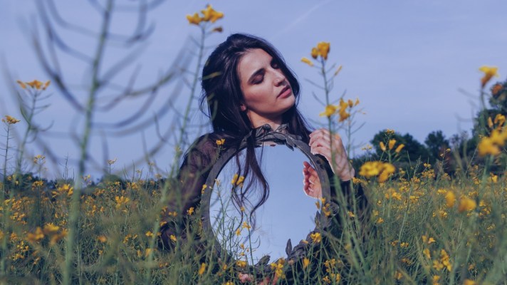 STREA: "July" anticipa l'album di debutto "Gold And Mess" in uscita il 25 ottobre