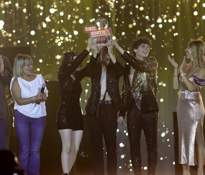 Le Distanze durante la premiazione del Fatti Sentire Festival 2025